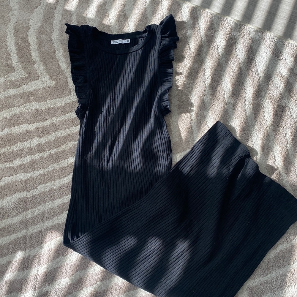 Black and Ruffles!